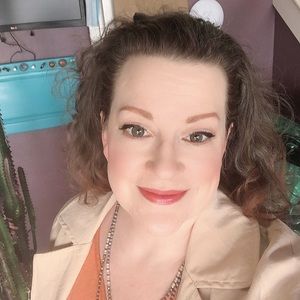 Meet your Posher, Courtney